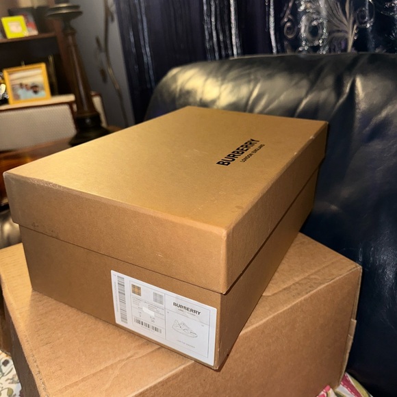 Burberry Check Suede Shoes - Picture 7 of 8